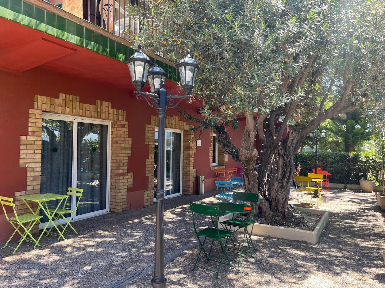 运河奥林匹克大酒店 卡斯特尔德费尔斯 外观 照片